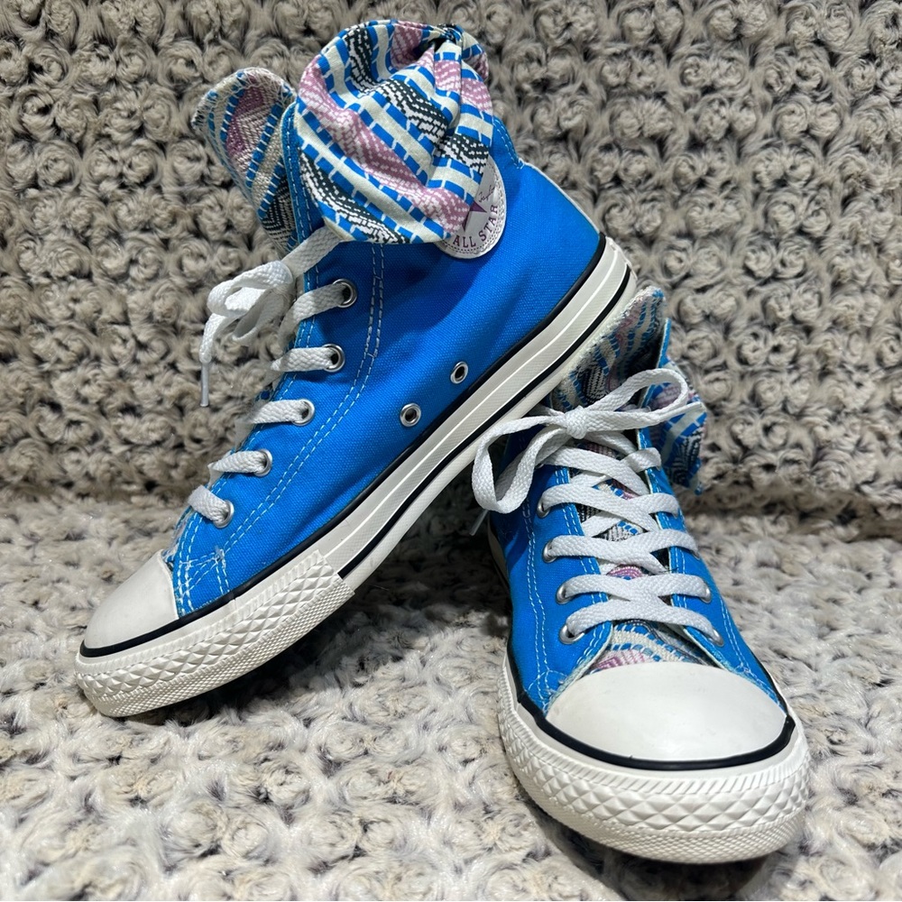 UNIQUE Juniors Girls’ Converse Chuck Taylor All Star High-top. Size 5.